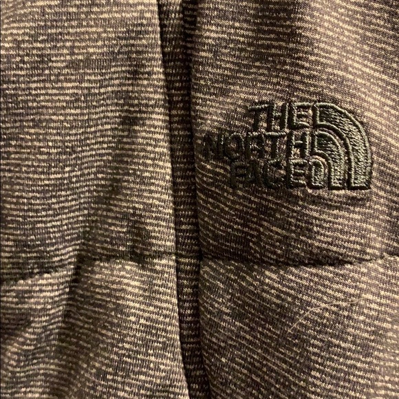 Women’s size M North Face vest in grey - Picture 2 of 2